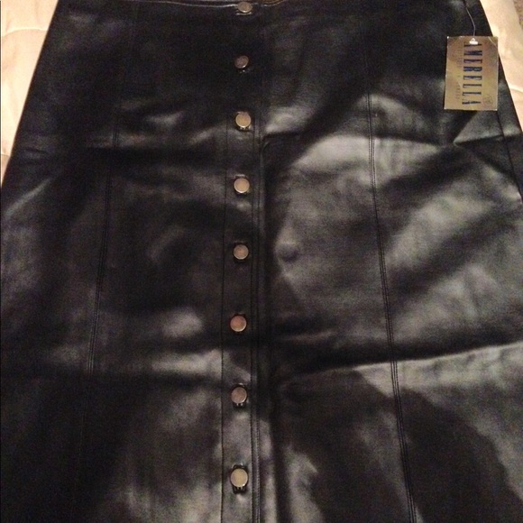 🤑🖤sexy button down skirt! - Picture 4 of 7